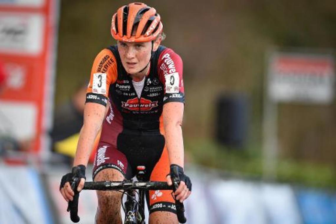 Loes Sels boekt derde seizoenszege in Gullegem