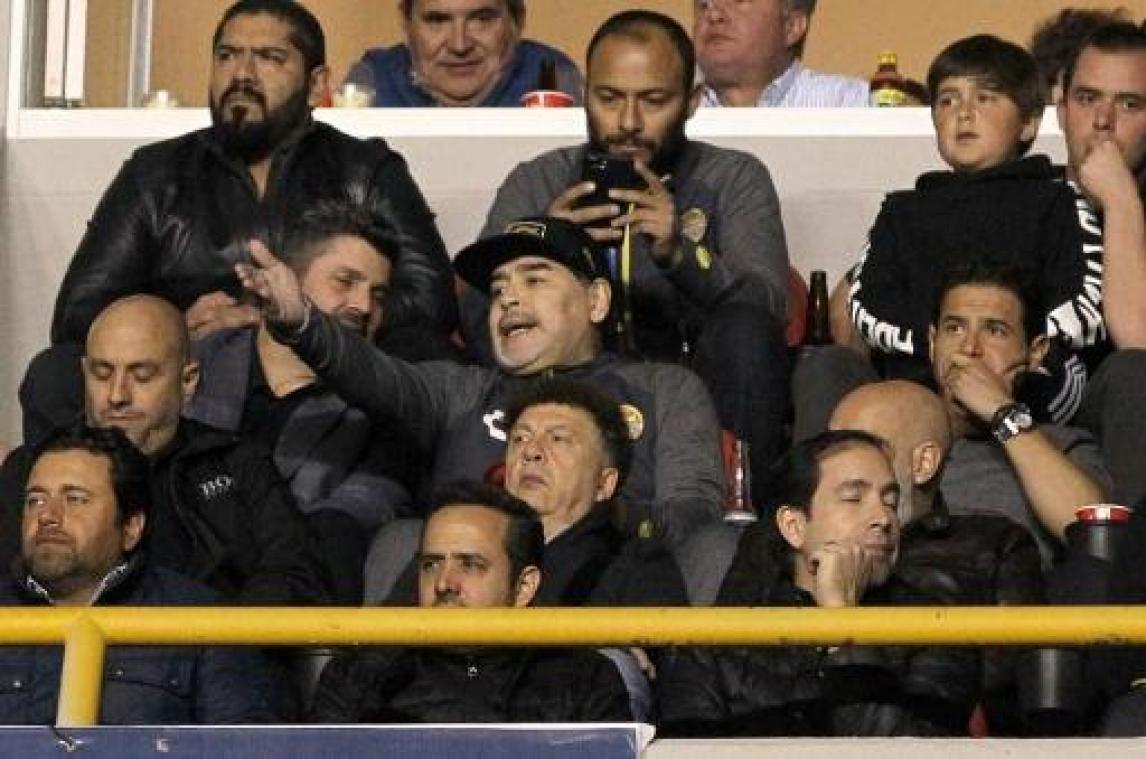 Diego Maradona met maagbloeding opgenomen in ziekenhuis