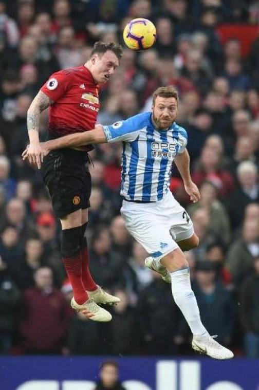 Belgen in het buitenland - Depoitre en Mbenza stranden met Huddersfield in Bristol