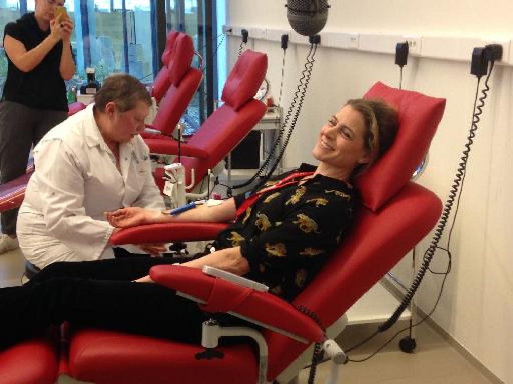 Dina Tersago steunt nieuwe bloeddonatie-actie van Rode Kruis Vlaanderen