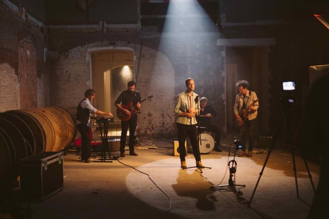 SOUNDCHECK. Het Zesde Metaal: "Deze ep moest letterlijk een kunstwerkje worden"