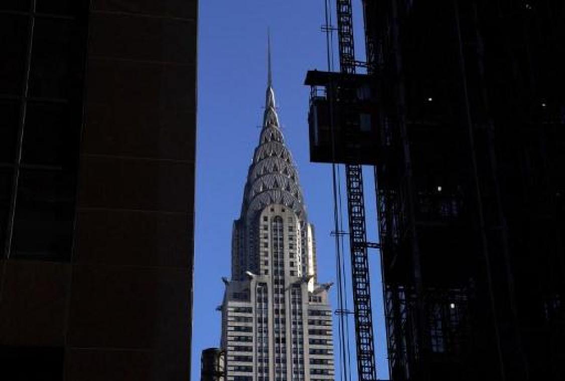 Chrysler Building in New York staat te koop