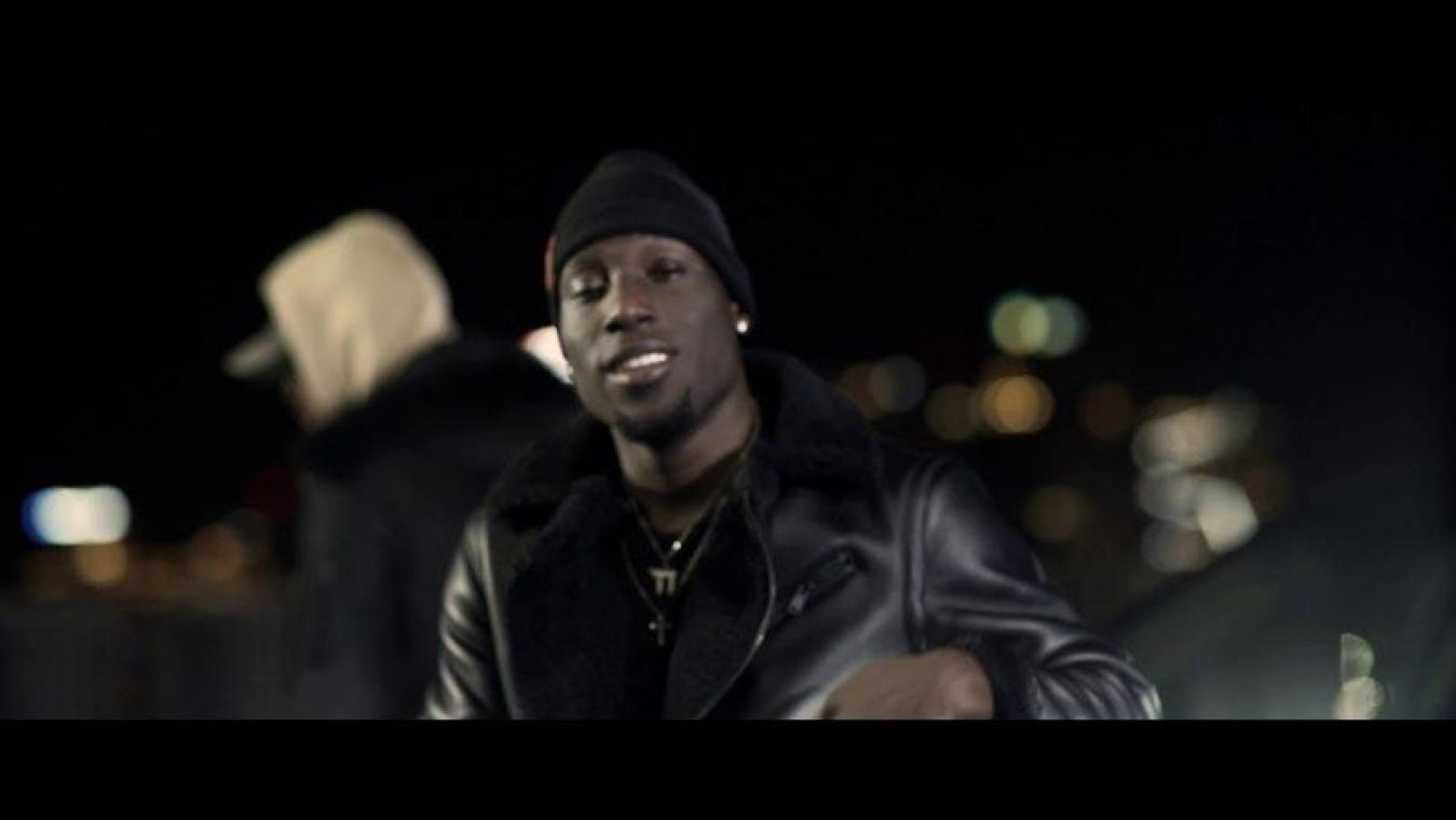 Nederlandse rapper Frenna covert 'Daar Gaat Ze'