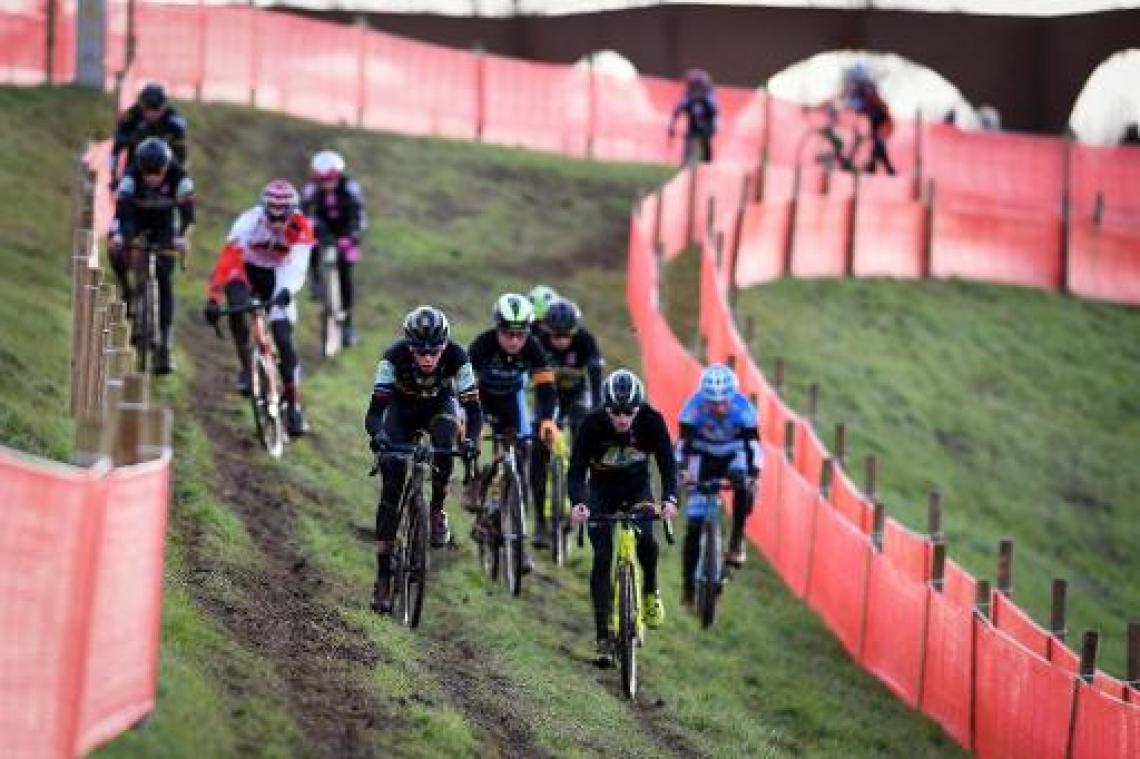 Aaron Dockx is eerste Belgische kampioen veldrijden