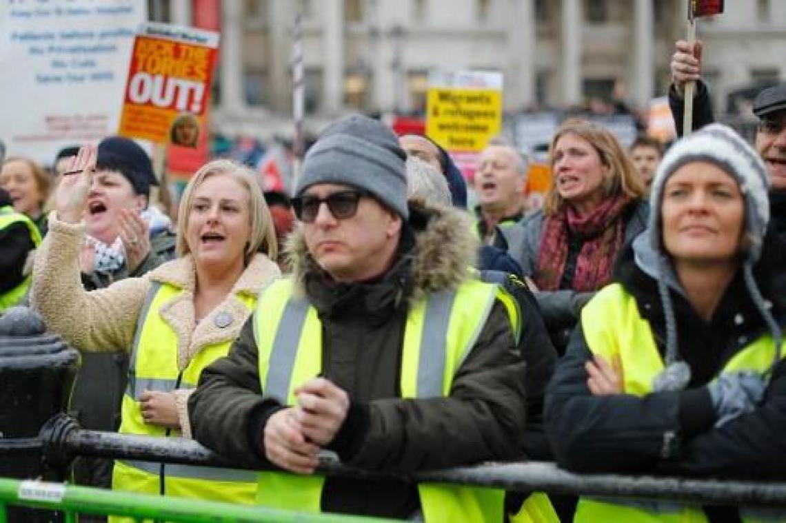 Betoging gele hesjes in Londen tegen besparingen