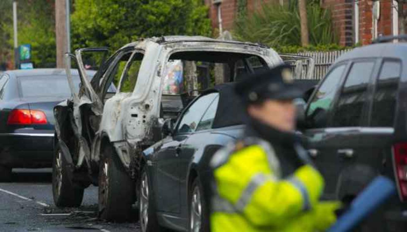 Niet al te snuggere terrorist vergeet zomertijd en raakt zelf gewond bij ontploffing