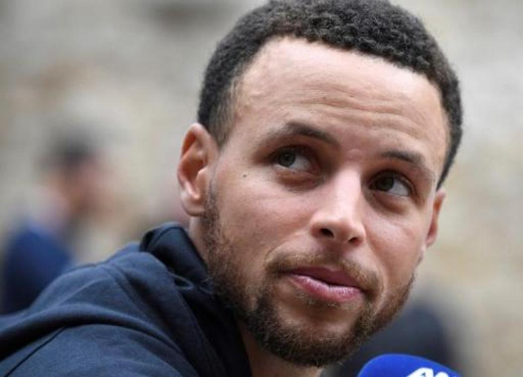 Stephen Curry leidt Golden State met 48 punten naar winst in Dallas