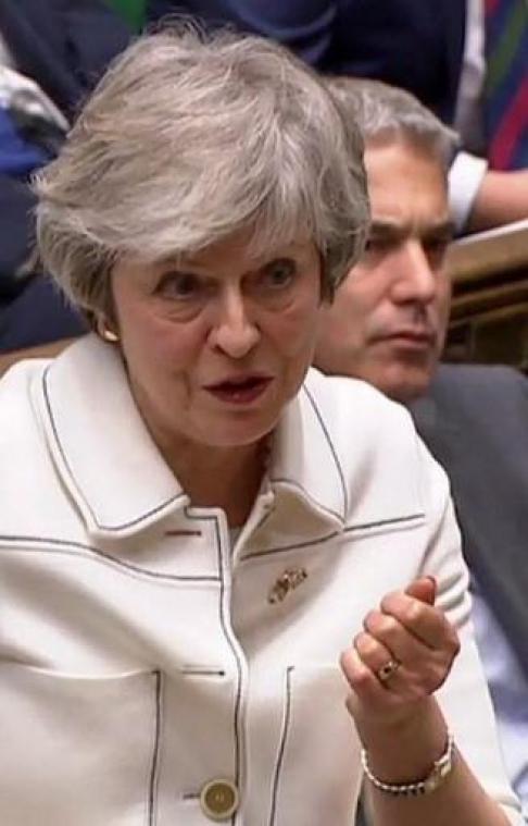 May houdt vast aan brexit op 29 maart