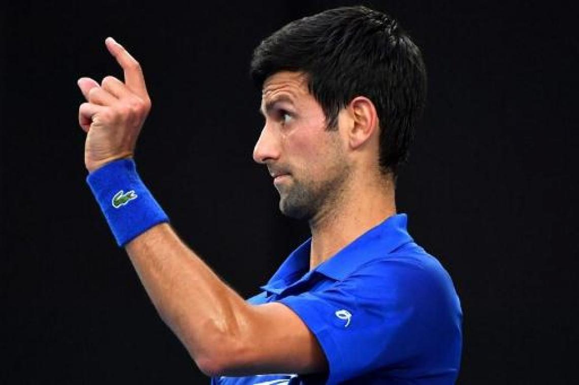 Novak Djokovic stoot vlot door naar tweede ronde tegen Tsonga