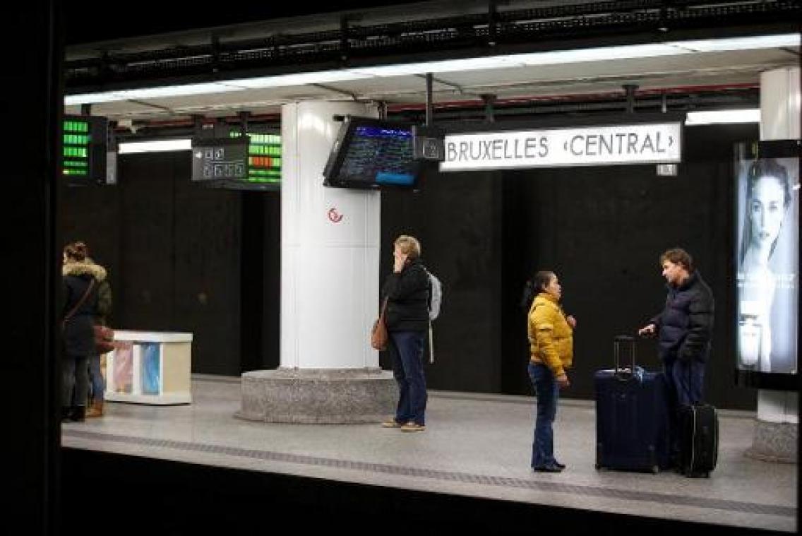 Treinverkeer onderbroken tussen Brussel-Noord en Brussel-Centraal door spoorlopers