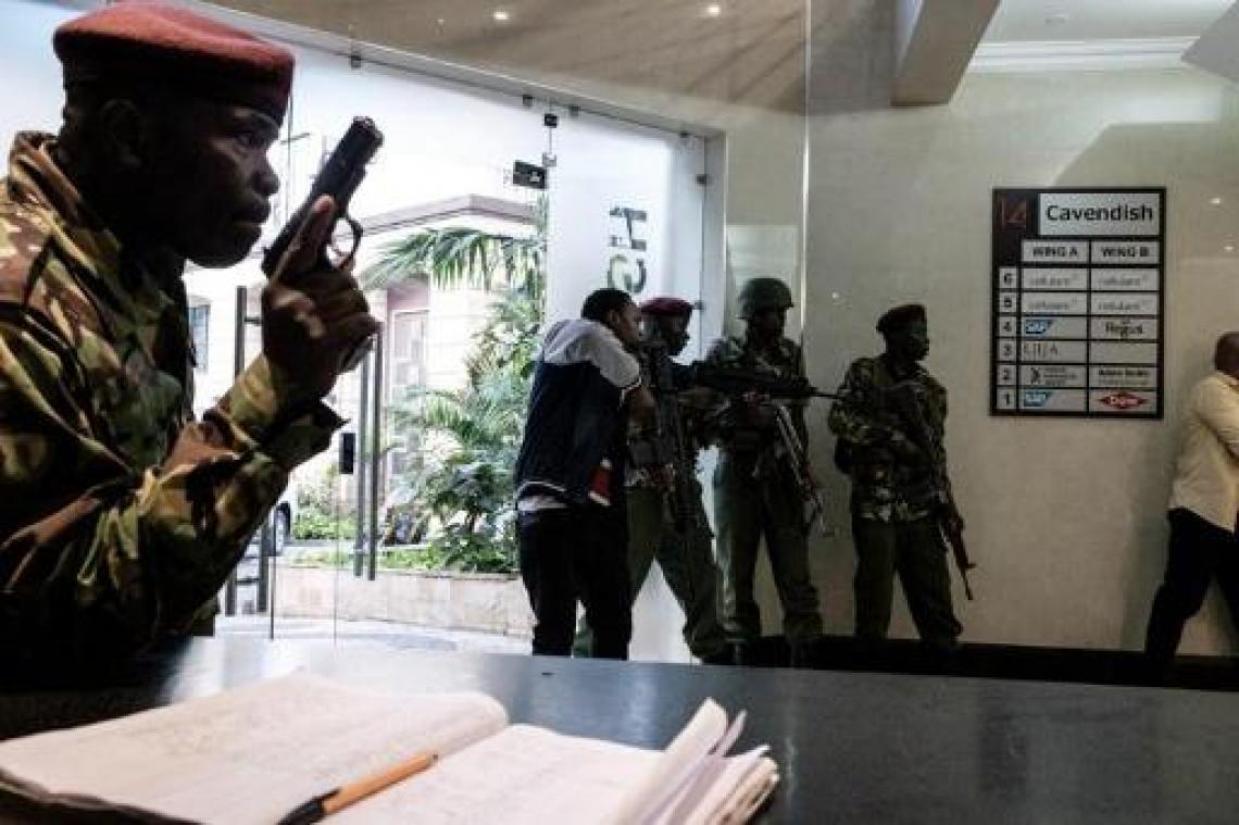 Aanslag Nairobi omvatte aanval op bank, wagens en een kamikaze in hotelfoyer