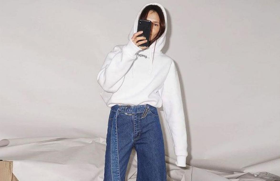 Wordt de asymmetrische jeans dé trend van 2019?