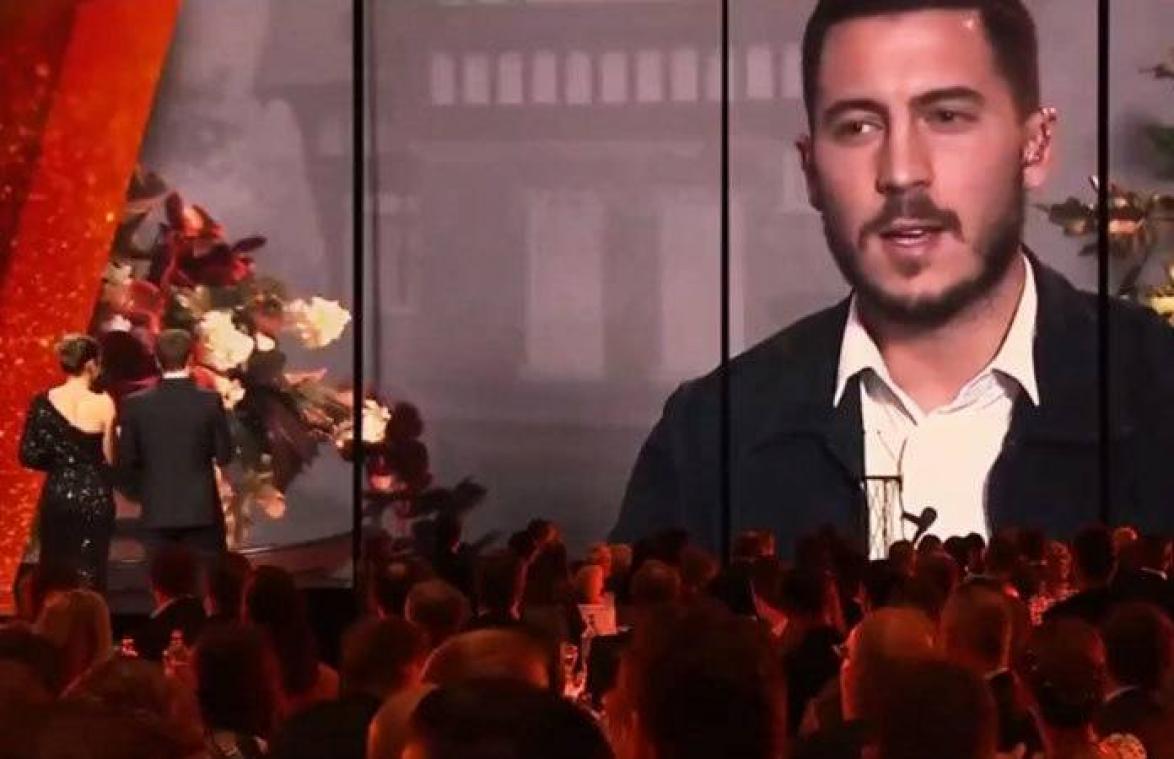 VIDEO. Eden Hazard steekt draak met Niels Destadsbader tijdens de 'Gouden Schoen'