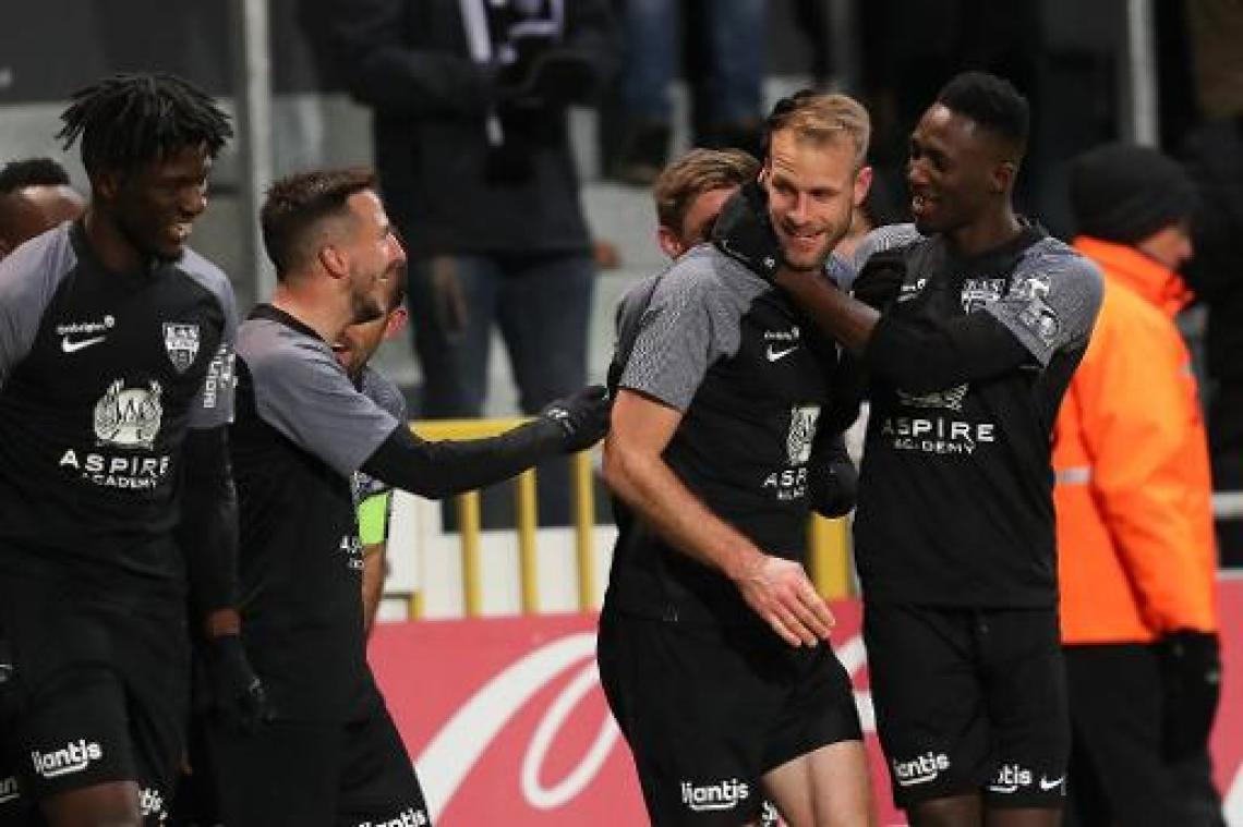 Jupiler Pro League - Lokeren gaat onderuit in Eupen, Waasland-Beveren en Cercle Brugge spelen gelijk