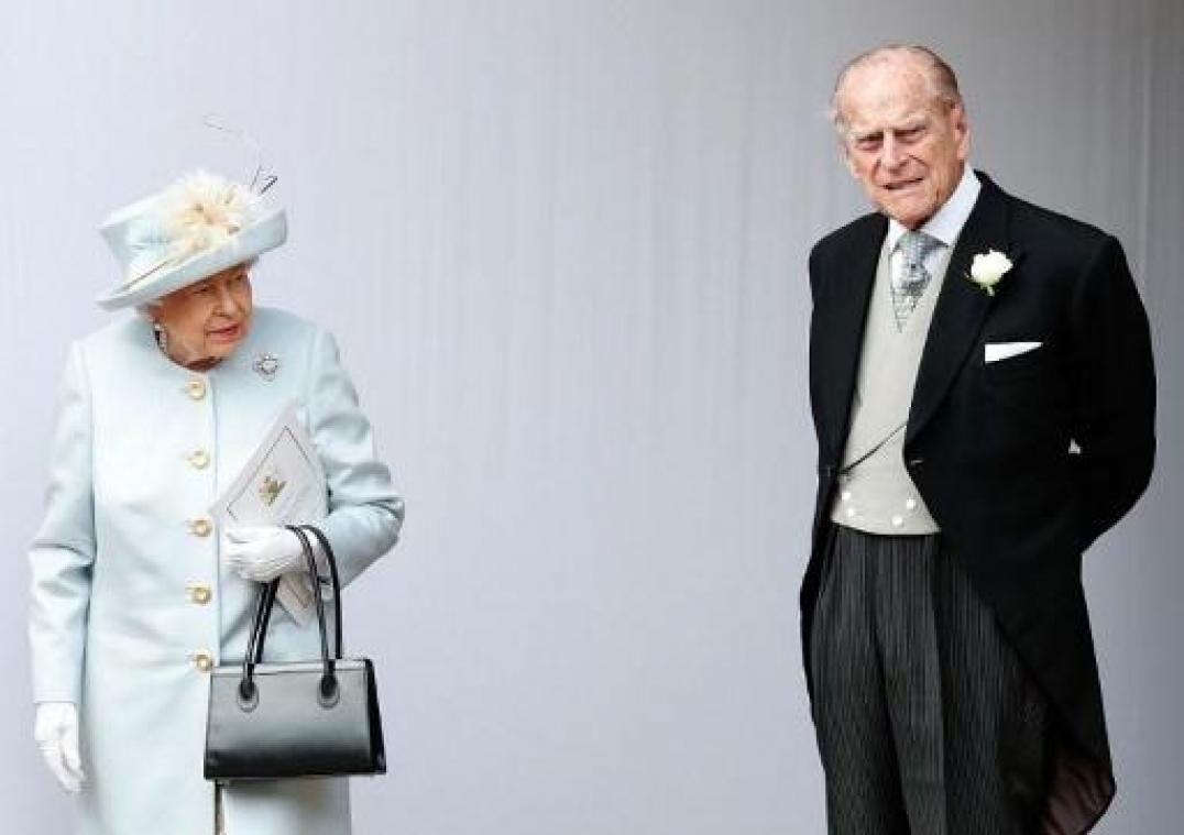 Prins Philip (97) zit opnieuw achter stuur - zonder gordel