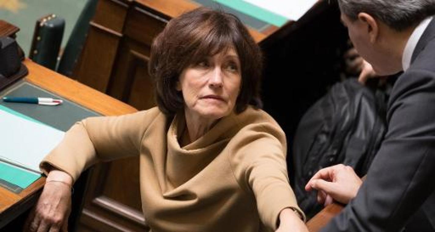 Laurette Onkelinx voorstander van referendum door burgerinitiatief