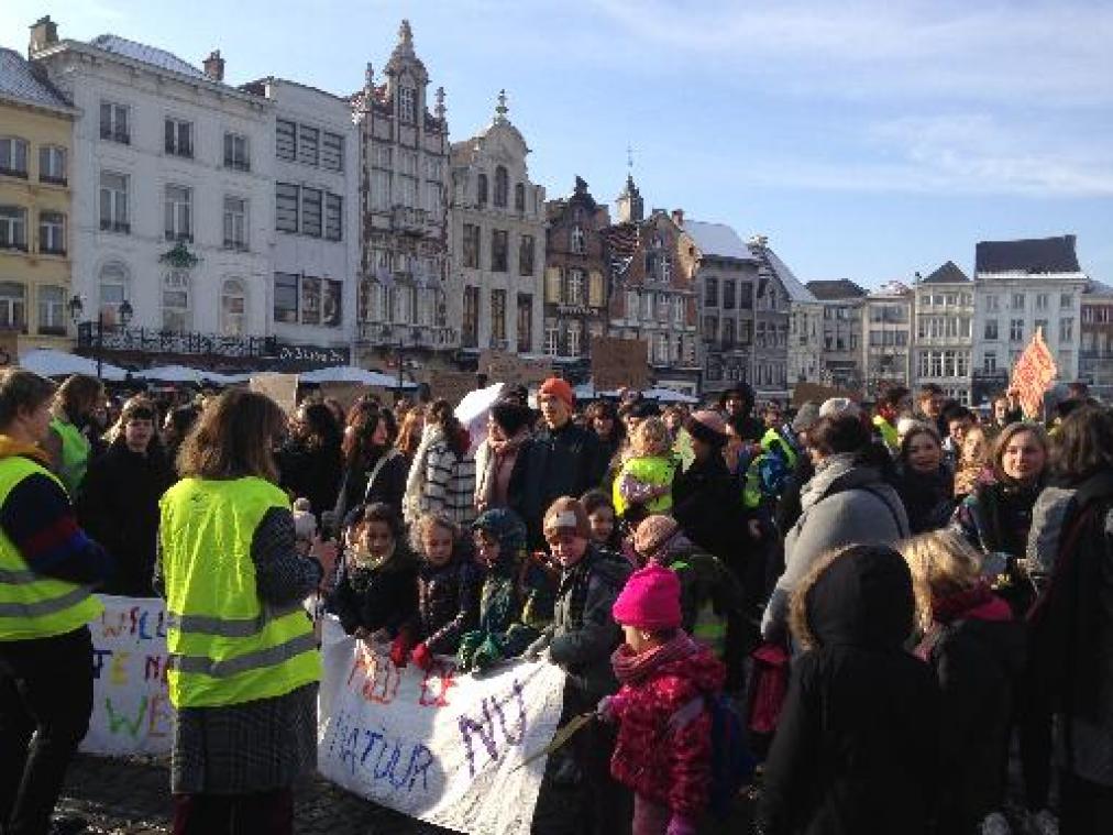 Driehonderd Mechelse scholieren betogen voor klimaatactie