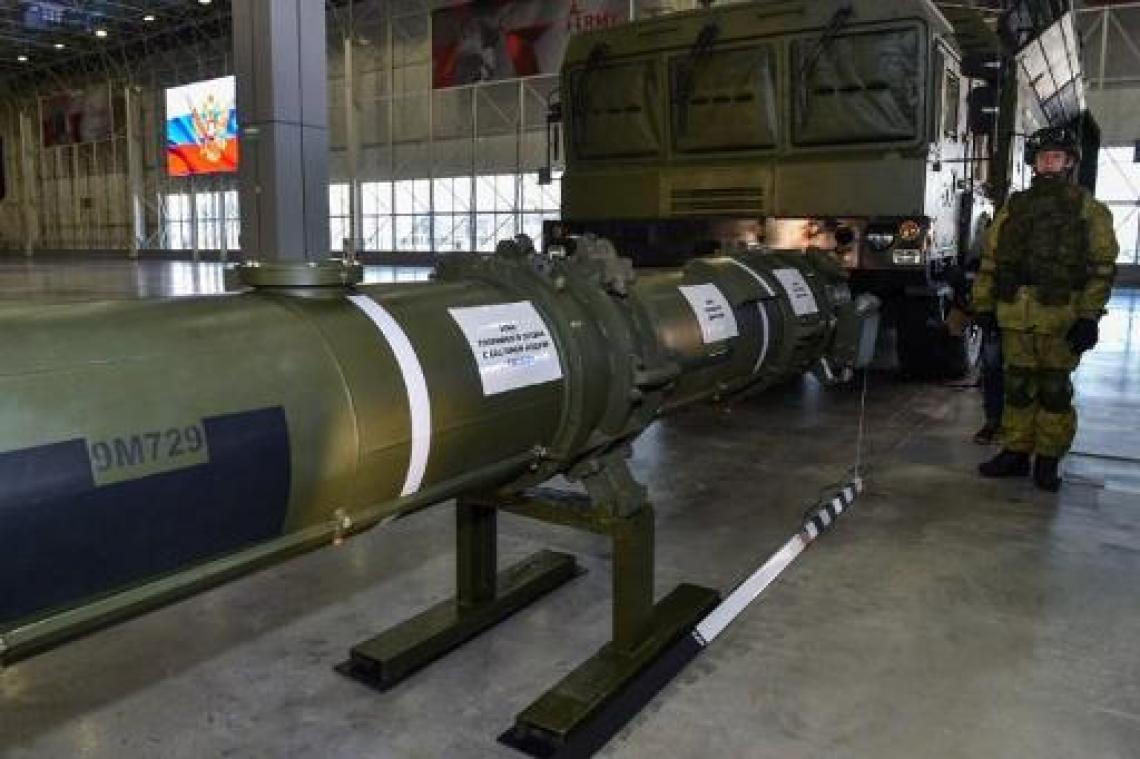Russisch leger presenteert nieuwe middellange afstandsraket aan buitenlandse experten