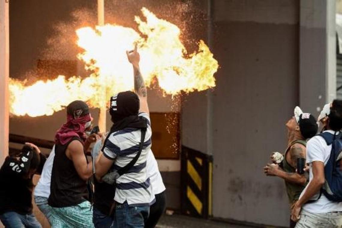 Crisis Venezuela - Maduro verbreekt diplomatieke banden met VS