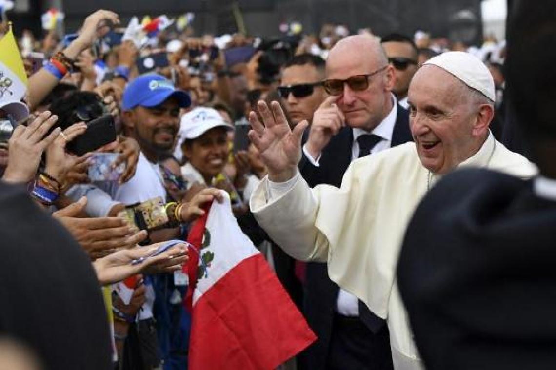Paus Franciscus komt aan op Wereldjongerendagen in Panama