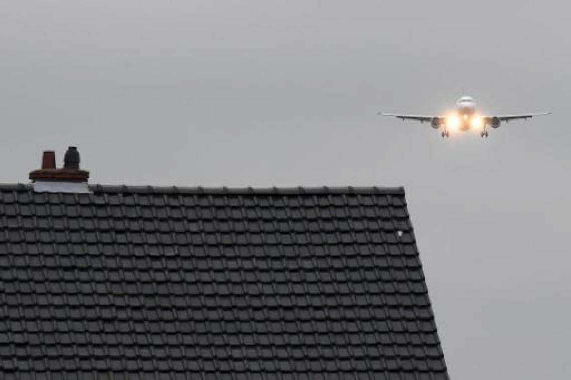 "Vliegroutes werden aangepast op basis van dubieuze criteria"