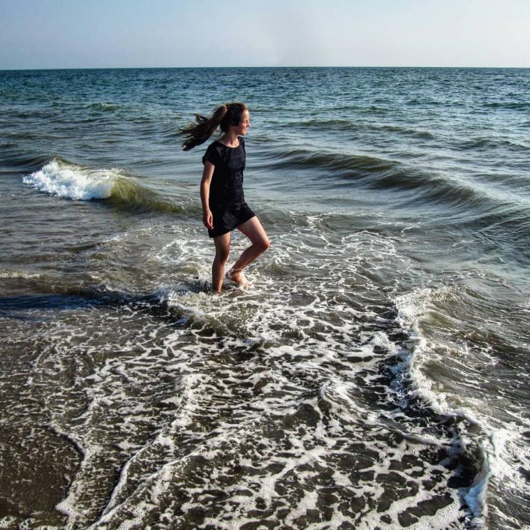 IN BEELD. Deze vrouw droeg 365 dagen dezelfde jurk