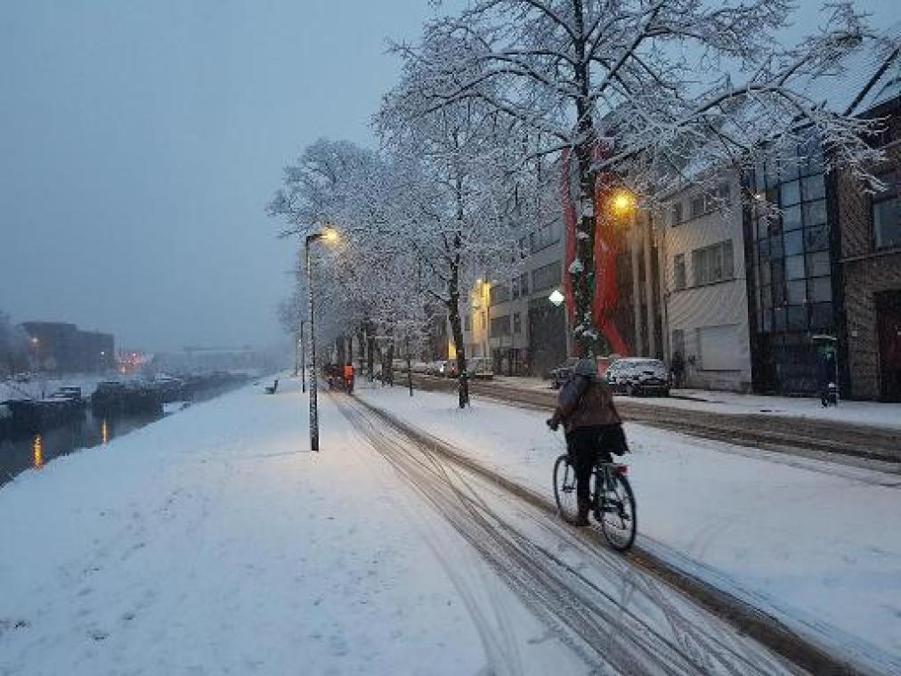 Weinig verkeer is meevaller voor strooidiensten