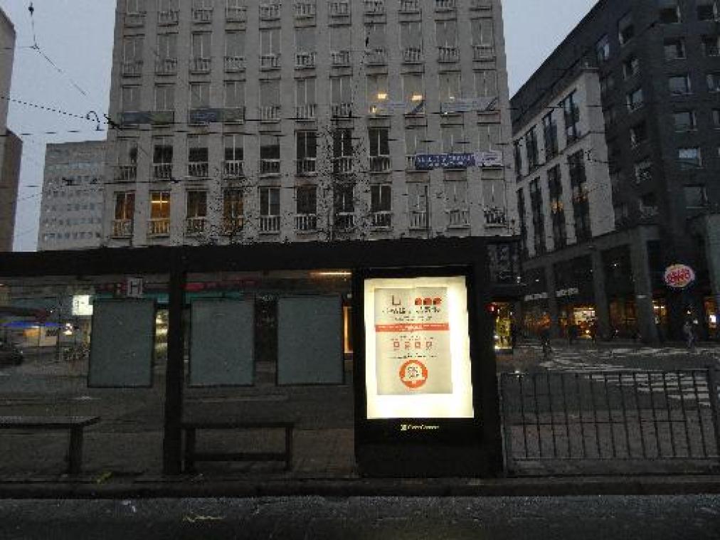 Klimaatactivisten kapen reclameborden in verschillende Belgische steden