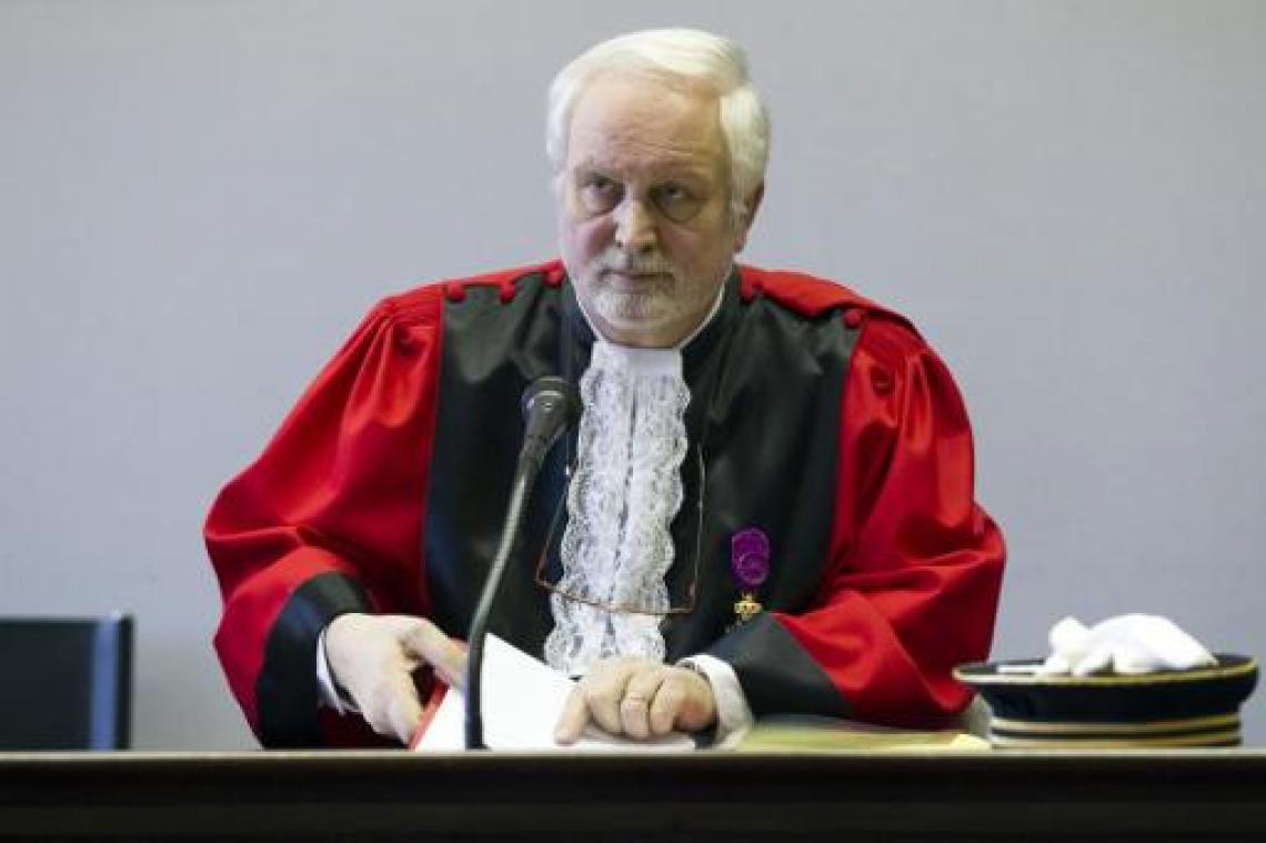 Vonnissen en arresten moeten binnenkort niet langer integraal worden voorgelezen