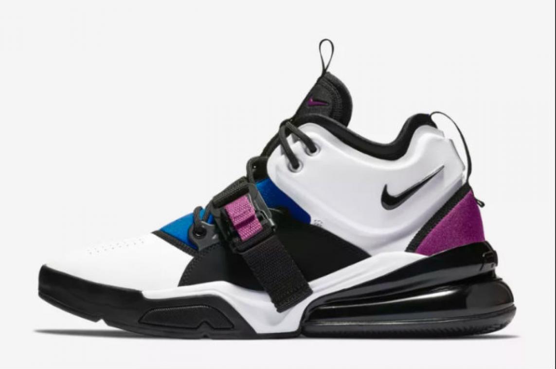 Nike ligt onder vuur vanwege "godslasterend" logo