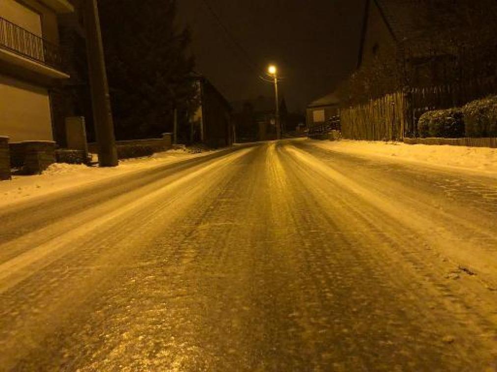 Kans op gladde wegen door winterse neerslag