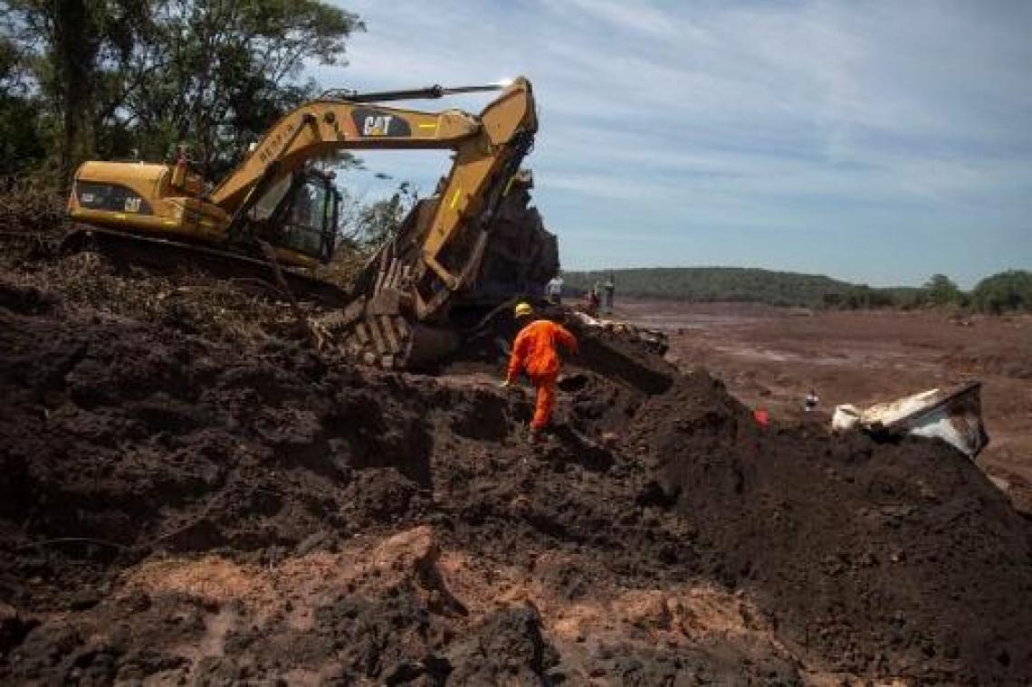 Al 110 doden geteld na dambreuk in Brazilië