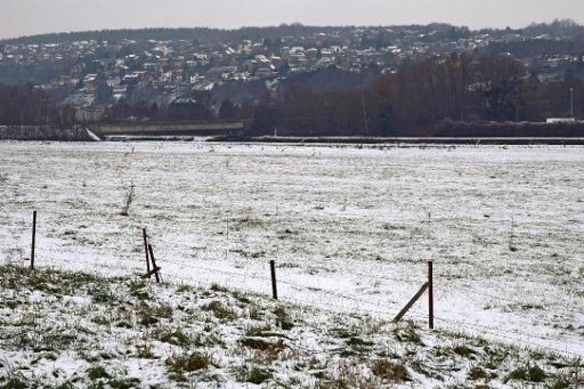 Morgen overwegend droog en enkele graden warmer