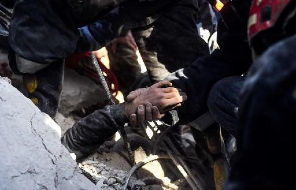 Elf doden bij instorting gebouw in Aleppo
