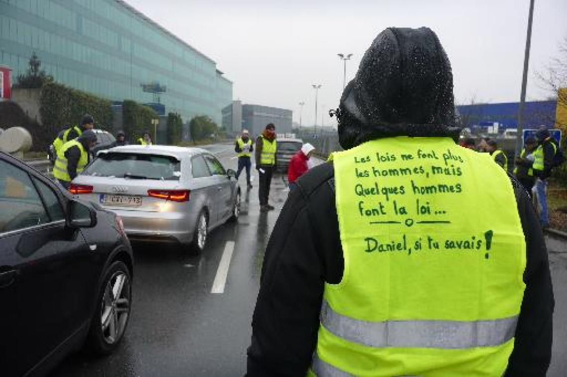 Vijftigtal gele hesjes houdt filterblokkade aan Ikea Anderlecht