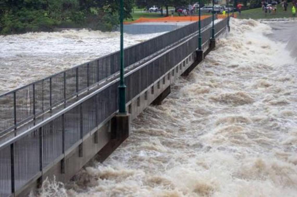 Australische stad Townsville zet zich schrap voor zware overstromingen