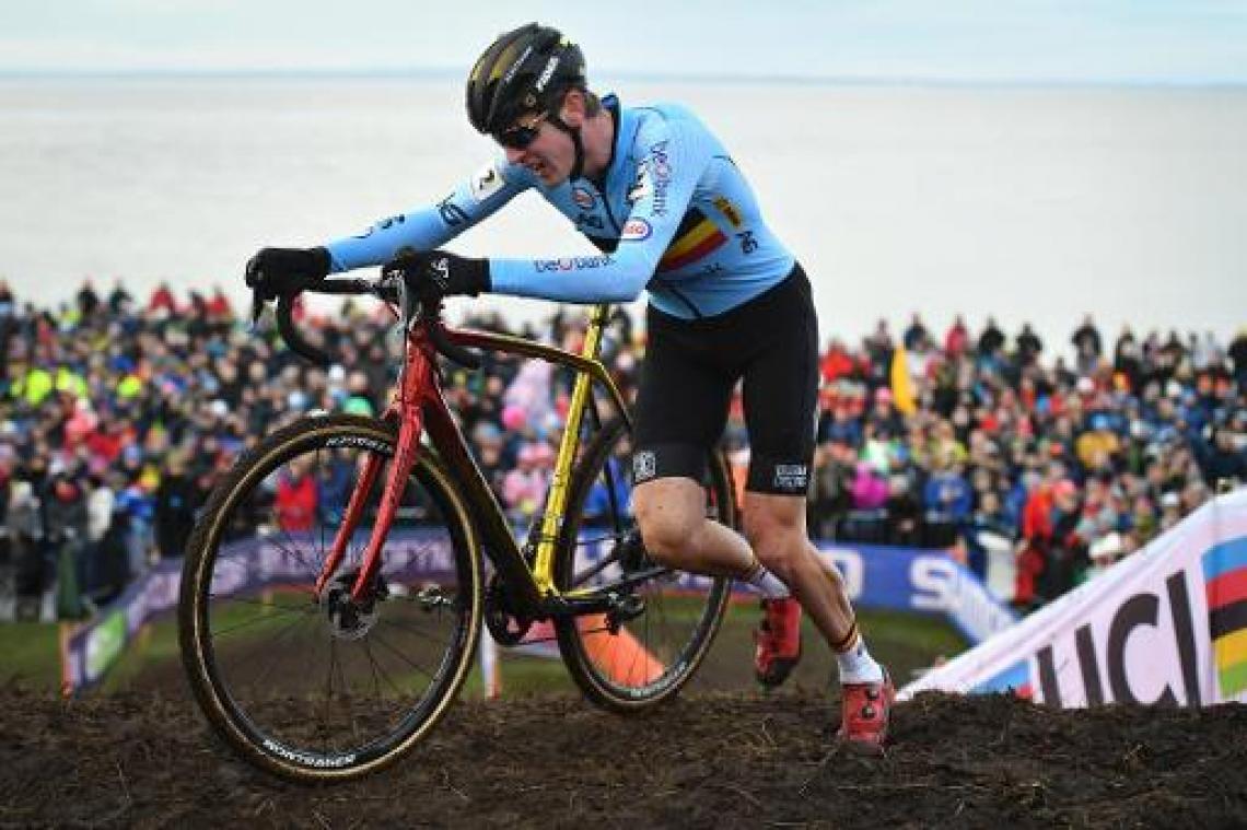 WK veldrijden - Toon Aerts pakt brons op tweede WK bij de profs: "Dit is een bekroning op mijn seizoen"