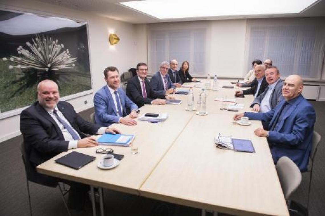 Vakbonden hopen dat regering loonwet aanpast