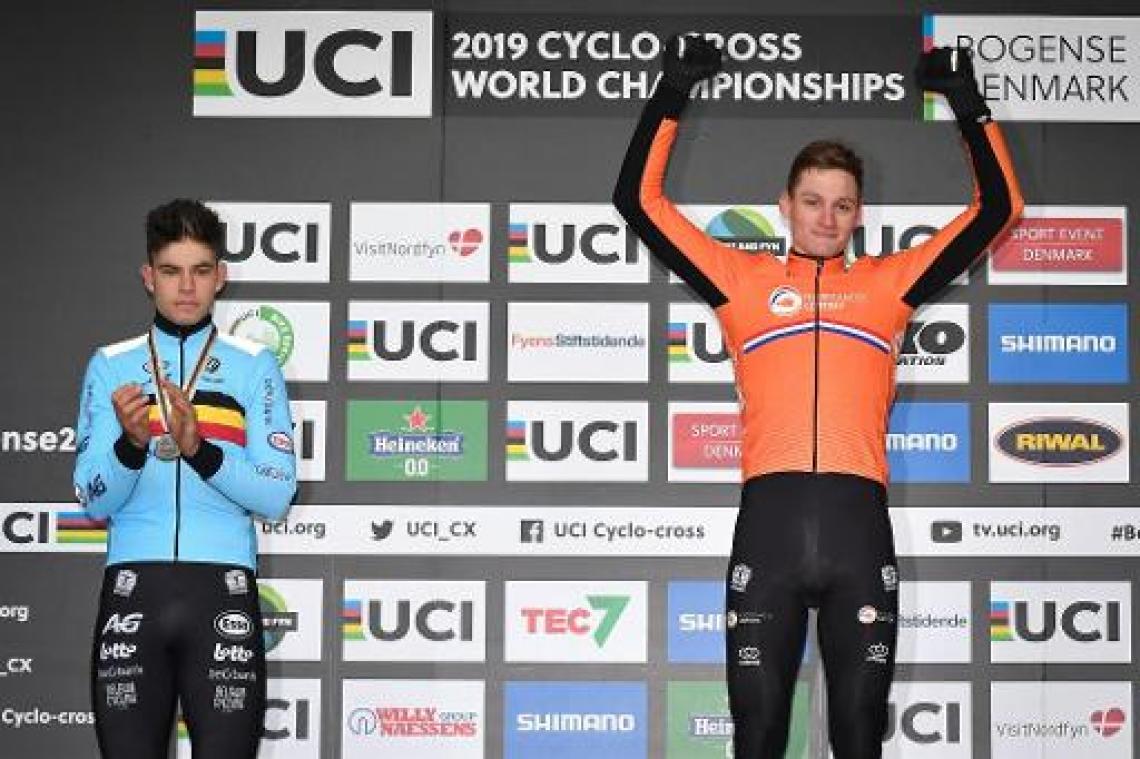 Van der Poel en Van Aert kruisen voor het laatst dit veldritseizoen de degens