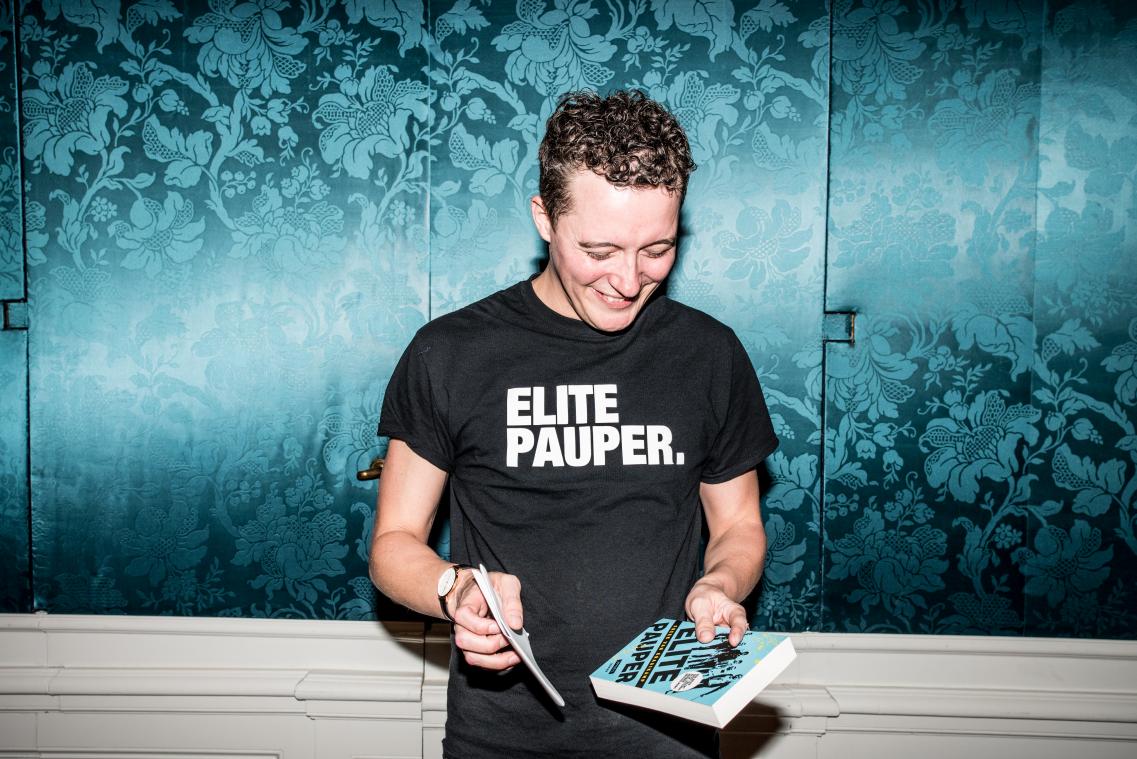 BOOKS. Dit vindt Metro's Leesclub van 'Elitepauper' van Freek van Kraaikamp