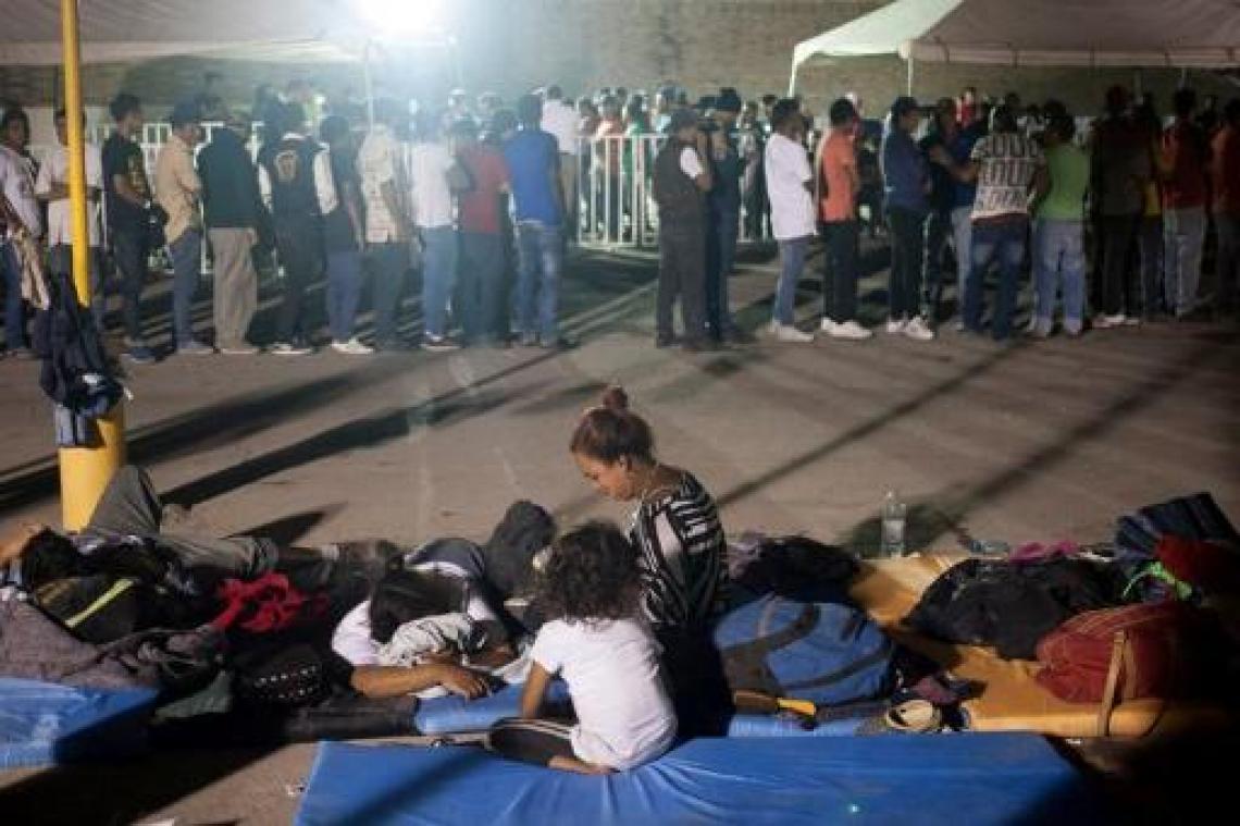 1.700 Latijns-Amerikaanse migranten aangekomen aan Amerikaanse grens