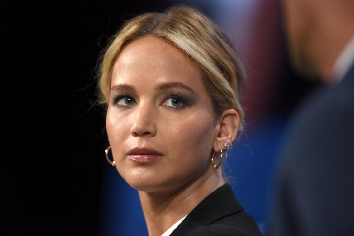 Actrice Jennifer Lawrence en vriend zijn verloofd