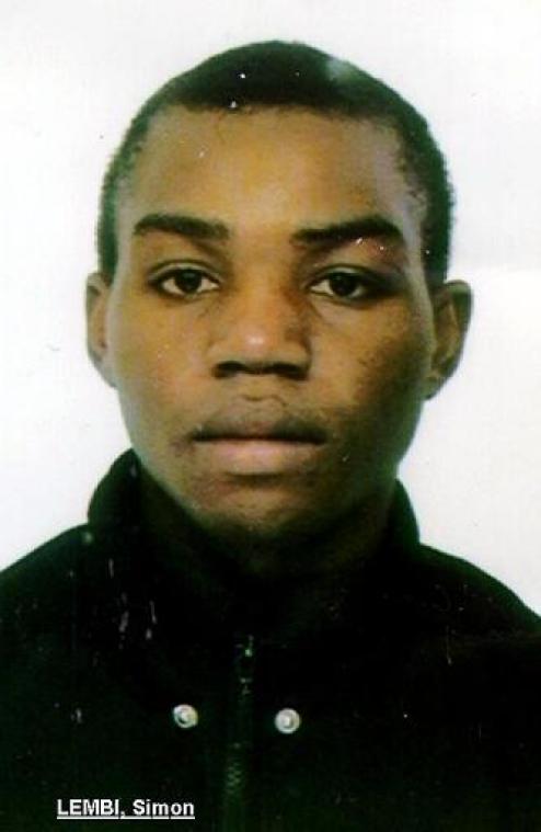 "Simon Lembi vertrok in 1999 uit vrije wil"