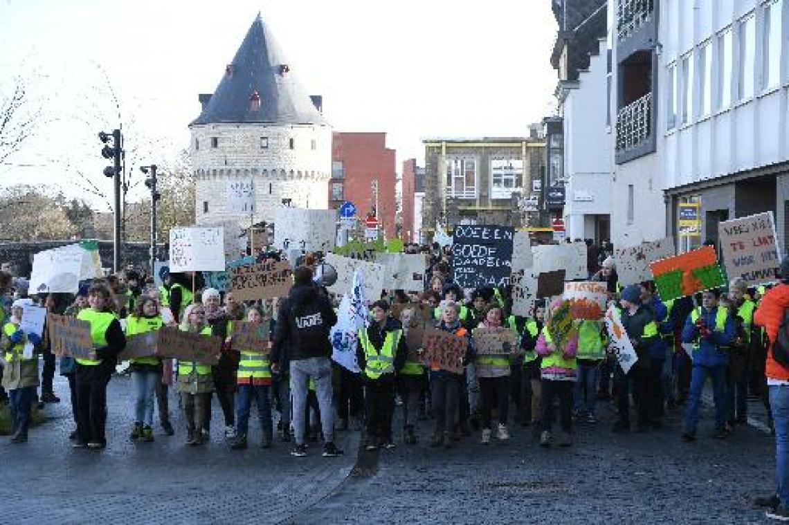 1.000 klimaatspijbelaars trekken door Kortrijk