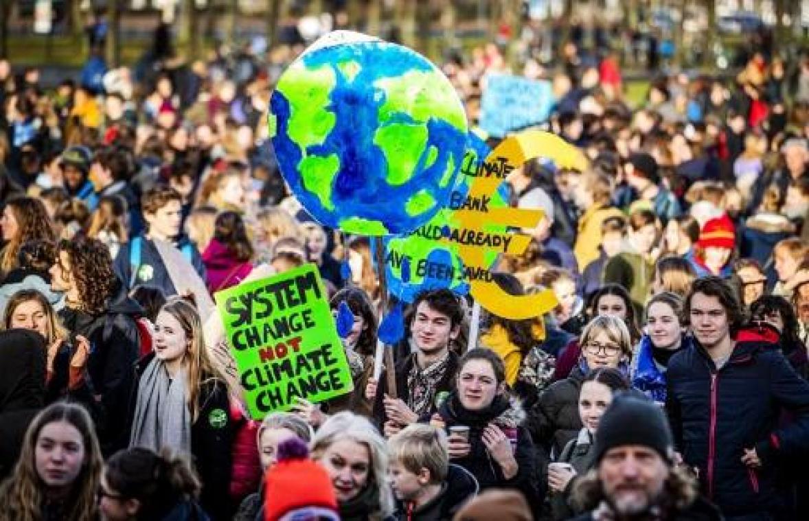 Duizenden scholieren betogen in Den Haag voor het klimaat