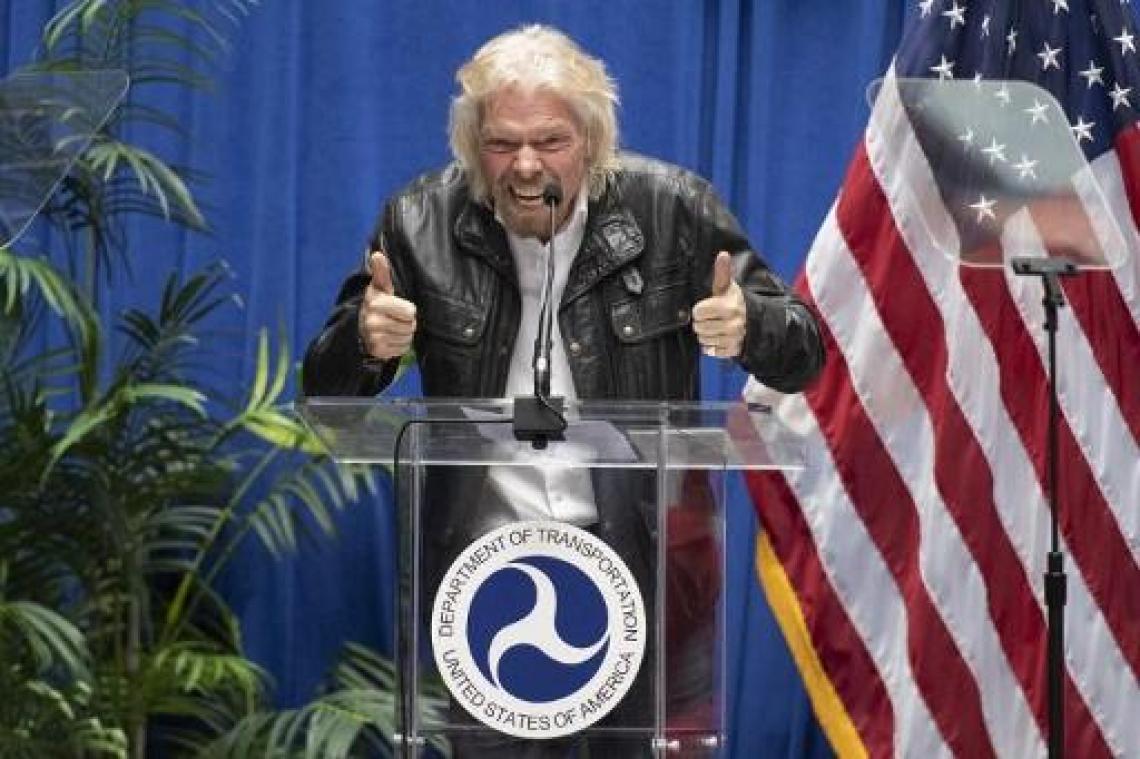Miljardair Richard Branson plant eigen ruimtereis tegen juli