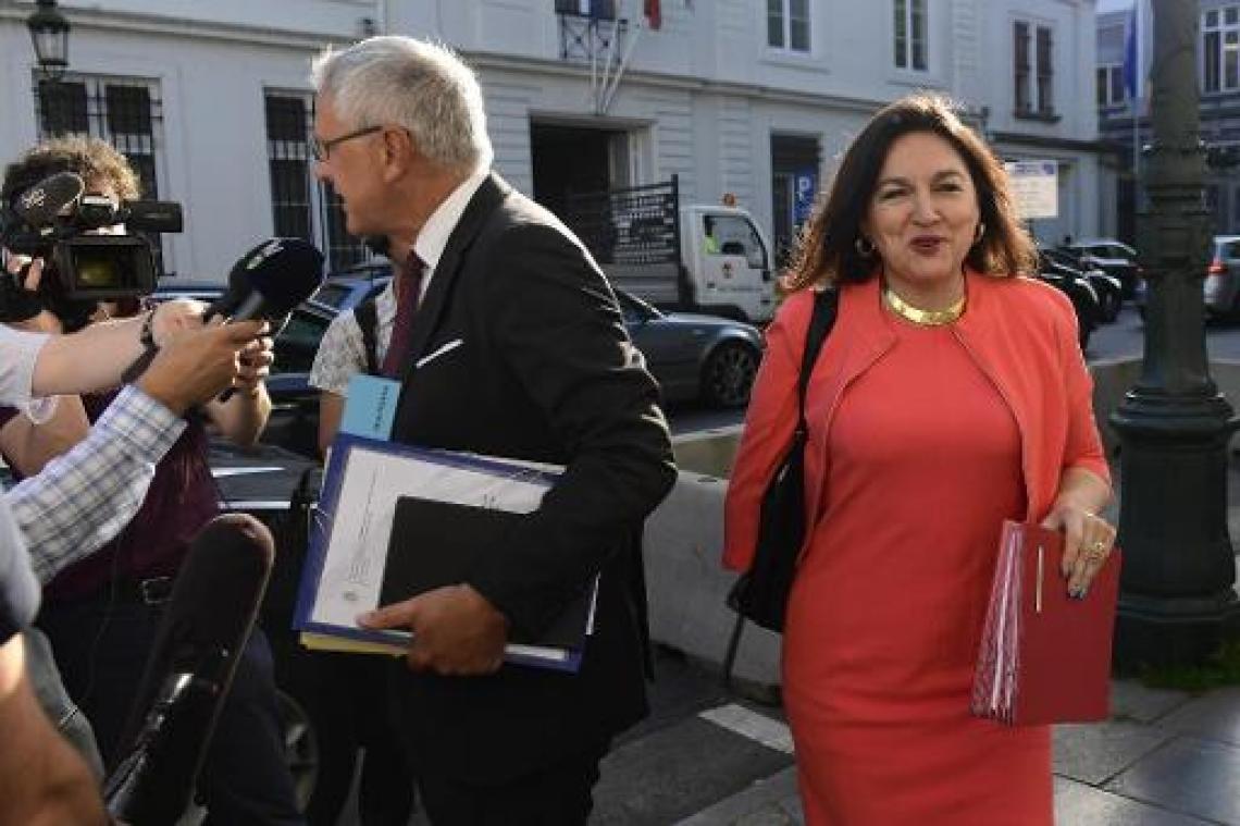 Peeters en Marghem vragen CREG om uitleg na verhoging sociaal tarief