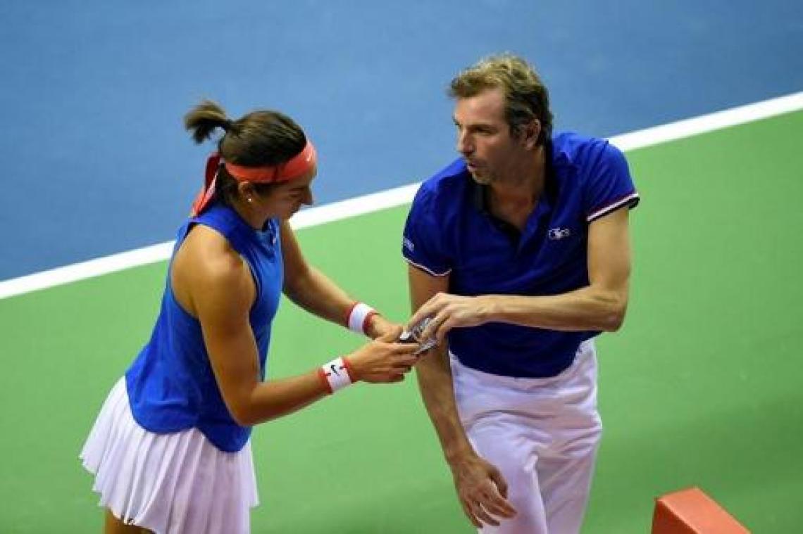 Fed Cup - Franse captain Benneteau kon zich geen betere eerste dag voorstellen