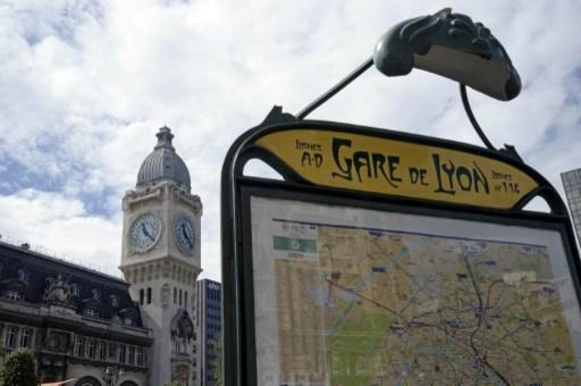 Zwaargewonde in Parijse metro na veronderstelde aanval met een zuur