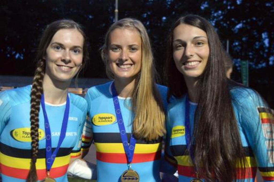 Stien Vanhoutte schaatst Belgisch record